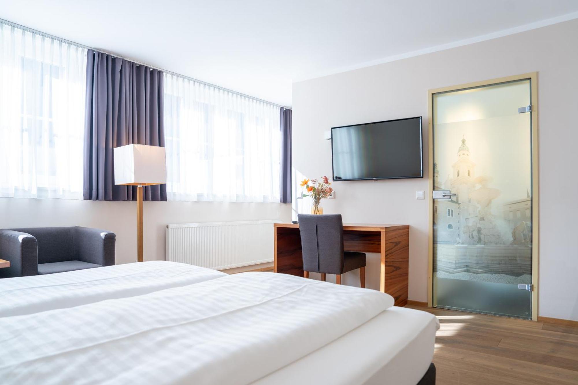 Das Jedermann Boutiquehotel Mit Stadtgarten سالزبورغ المظهر الخارجي الصورة